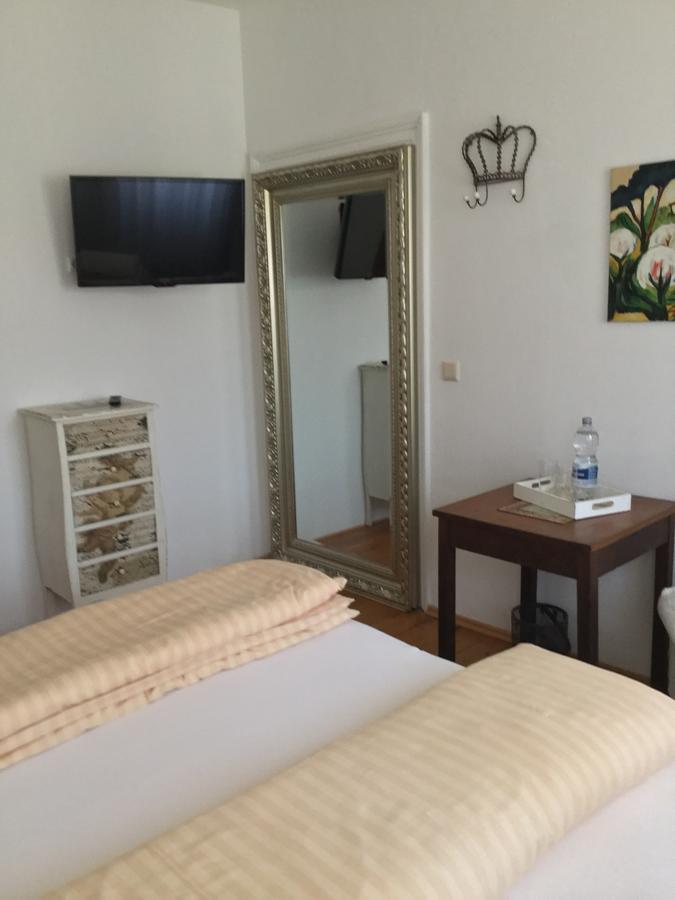 Vivo-Vino Bed & Breakfast Weisenheim am Sand Luaran gambar